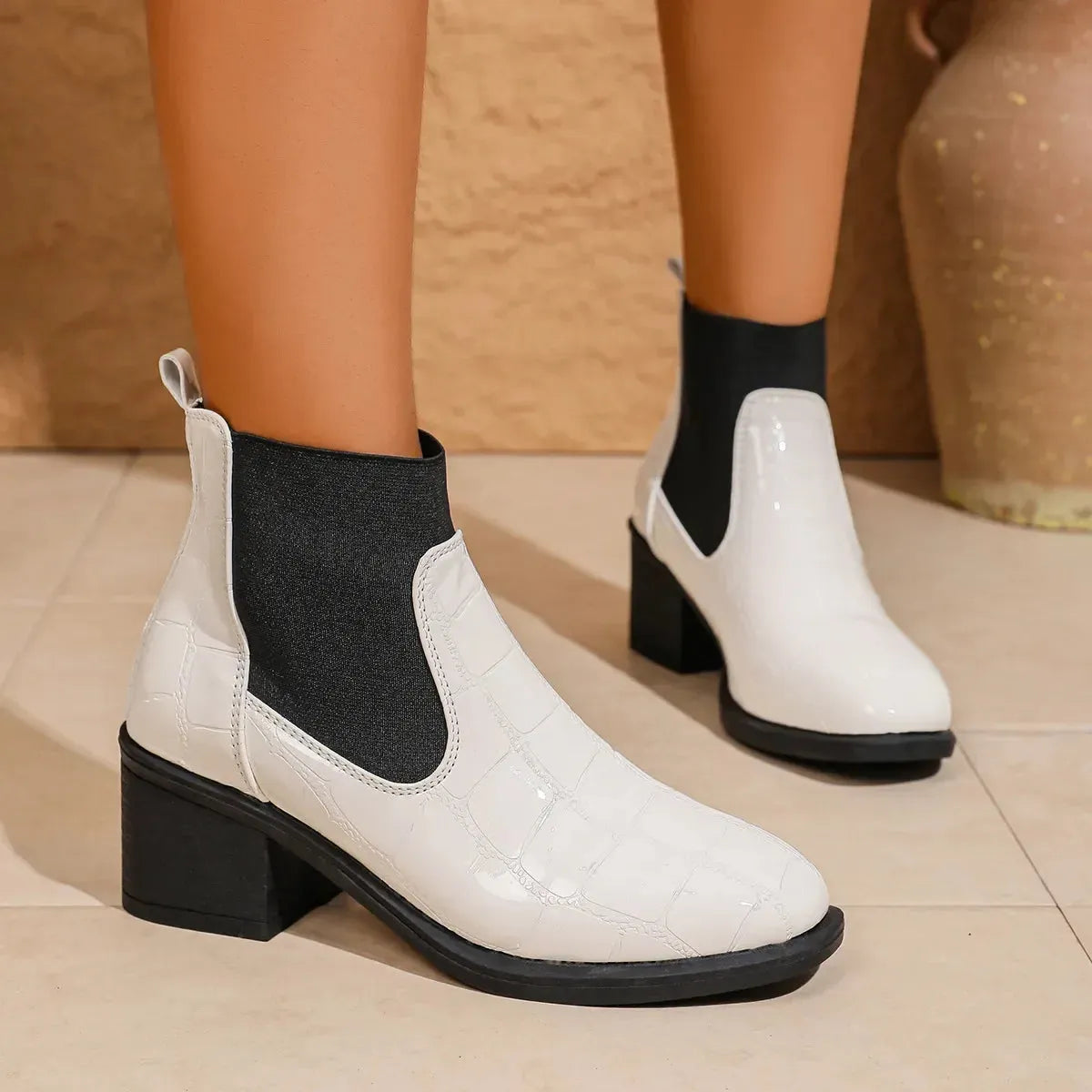 Women's mid-heel leather boots